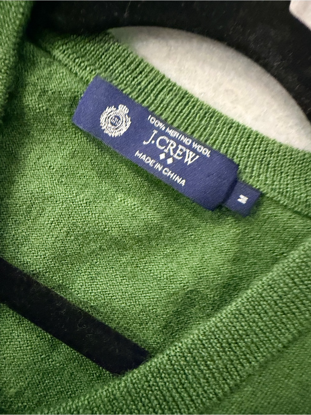 J.Crew Size M Green V-Neck Sweater Vest Soft 100% Merino Wool Preppy Classic - Picture 8 of 8